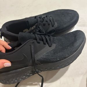 Nike black sneakers in size 9